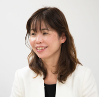 山脇 絵里子 氏